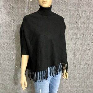 Thick sweater with fringe